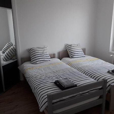 Hotel Le Corto Savigny-Lévescault Zewnętrze zdjęcie